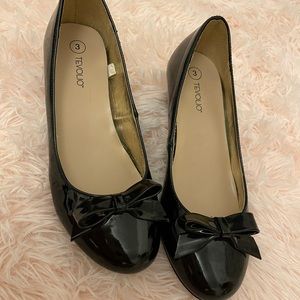 Patent black small heal girls shoes with bow